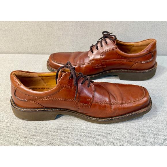 brown antique dresser Ecco Men's Helsinki Bike Toe Slip On Cocoa Brown / 39 main image 1
